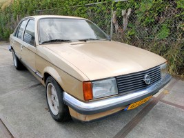 Opel Rekord 2.0 1982 (2)